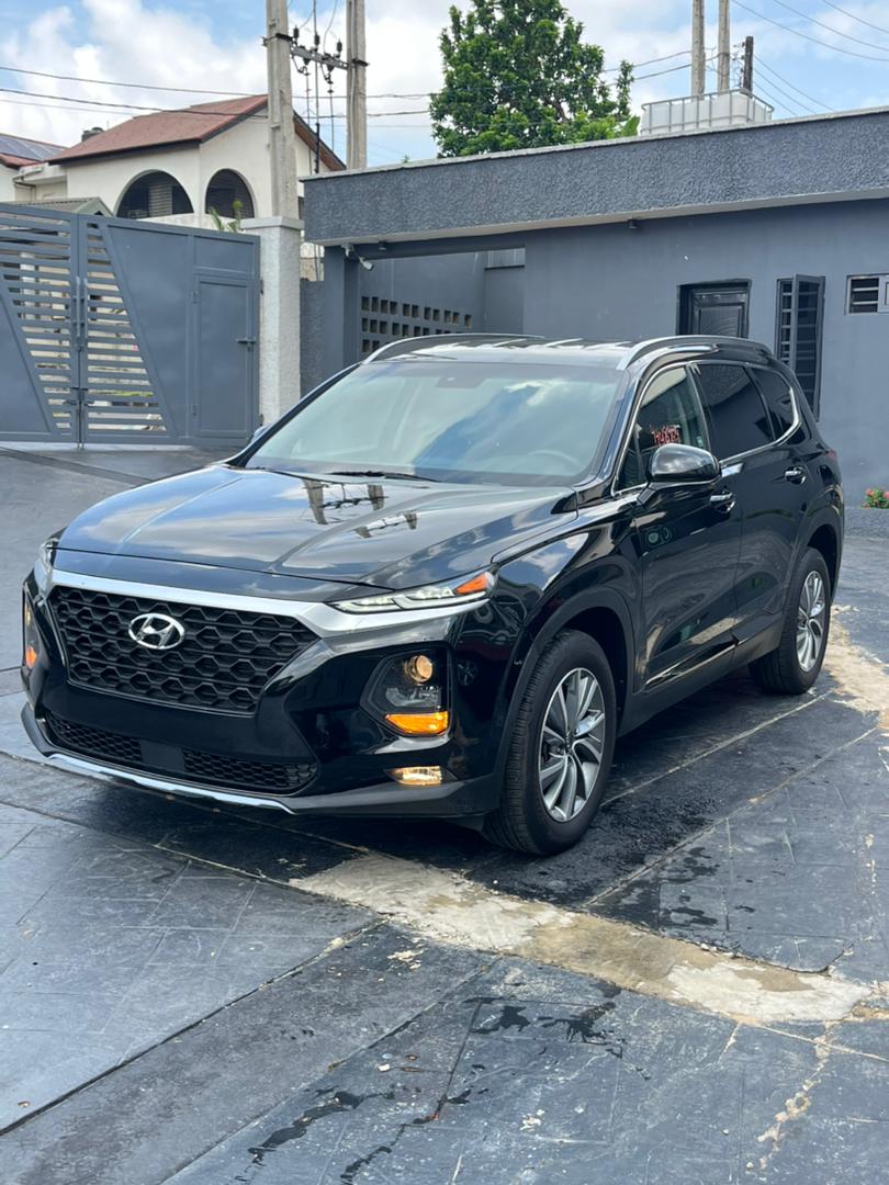 2019 Hyundai SANTA Fe foreign used — photo 5