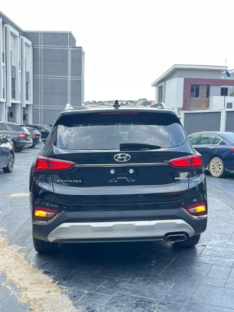 2019 Hyundai SANTA Fe foreign used — photo 9