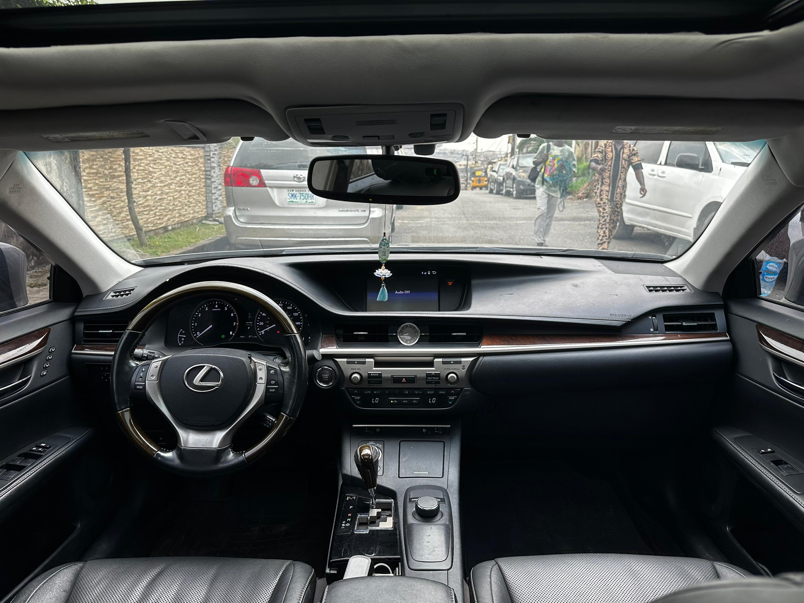 Toyota Avalon XLE, Dark Grey Sedan