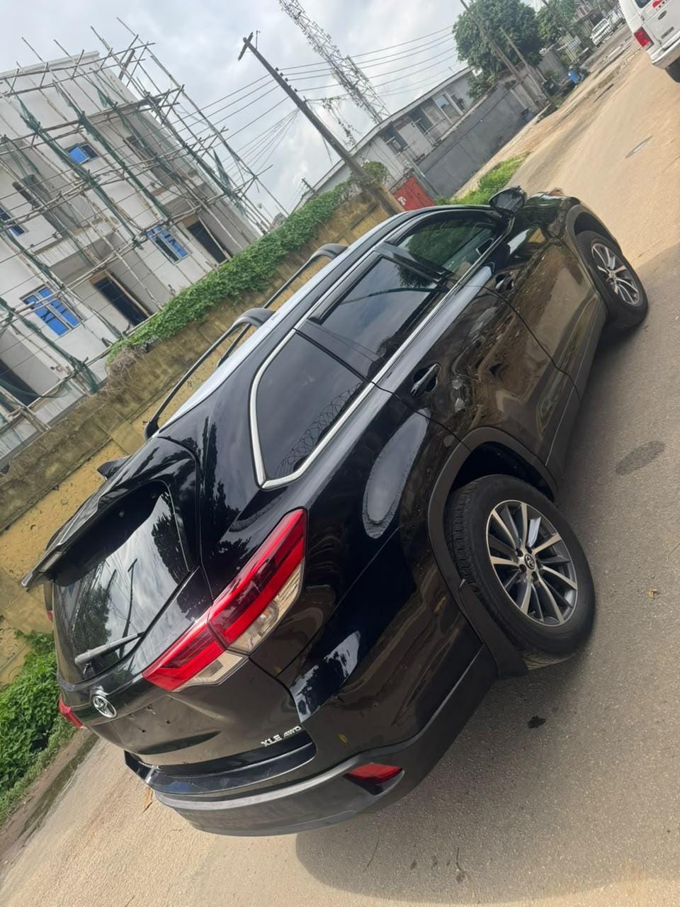 Toyota Highlander XLE AWD 2019 Black SUV — photo 3