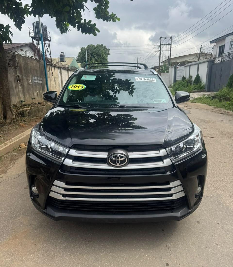 Toyota Highlander XLE AWD 2019 Black SUV — photo 6