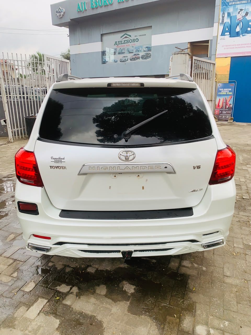 Toyota Highlander White SUV for Sale