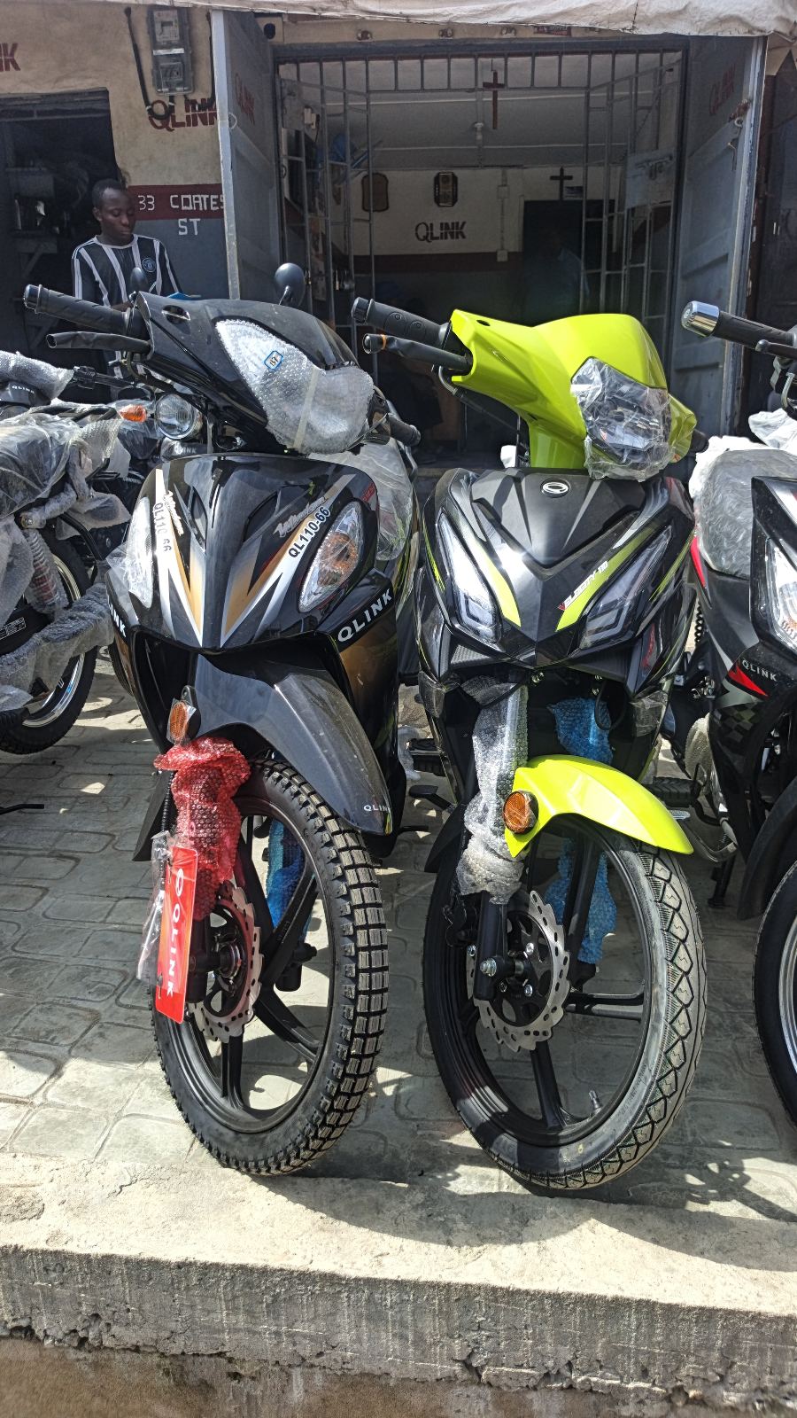 Qlink Scooter, Yellow with Sharp Bodywork
