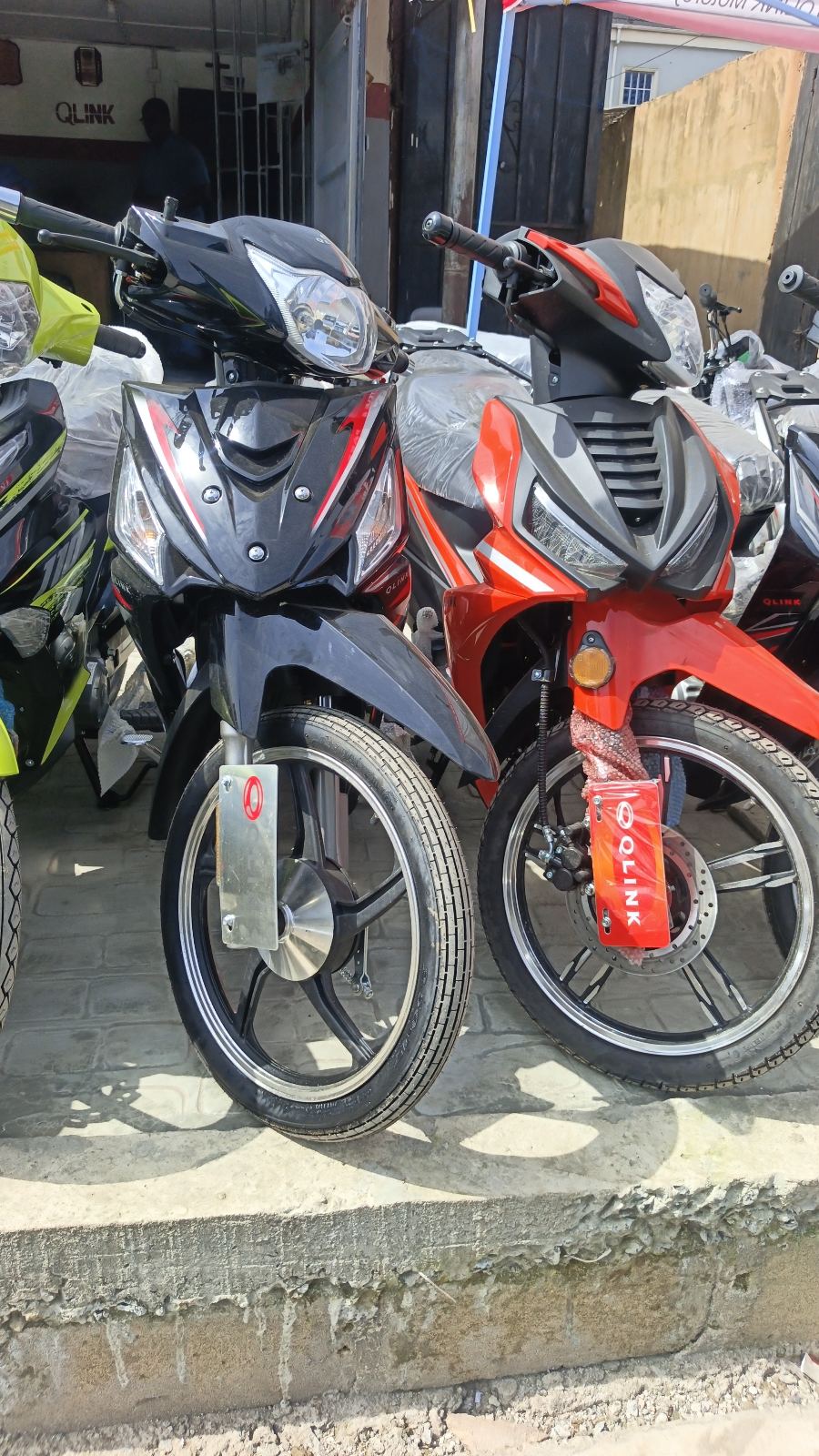 Qlink Motorcycle, Red with Black Accents