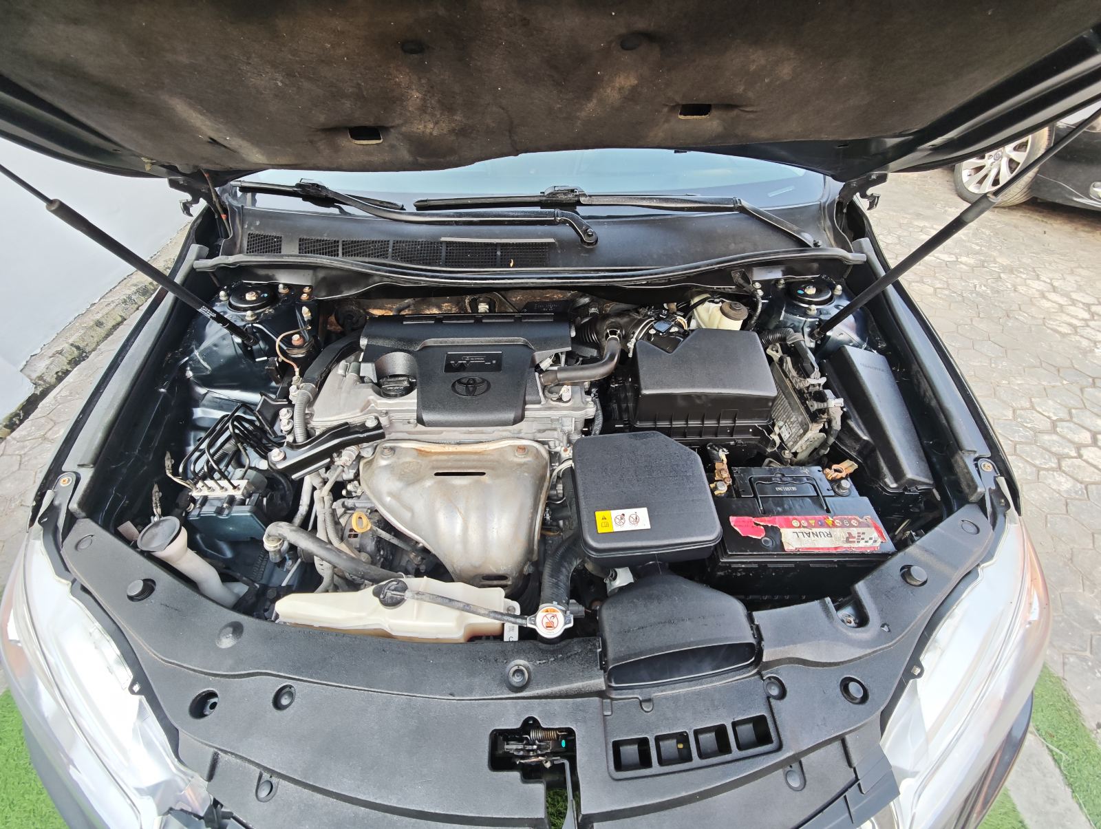 Toyota Camry, Black Sedan with Leather Seats — photo 5