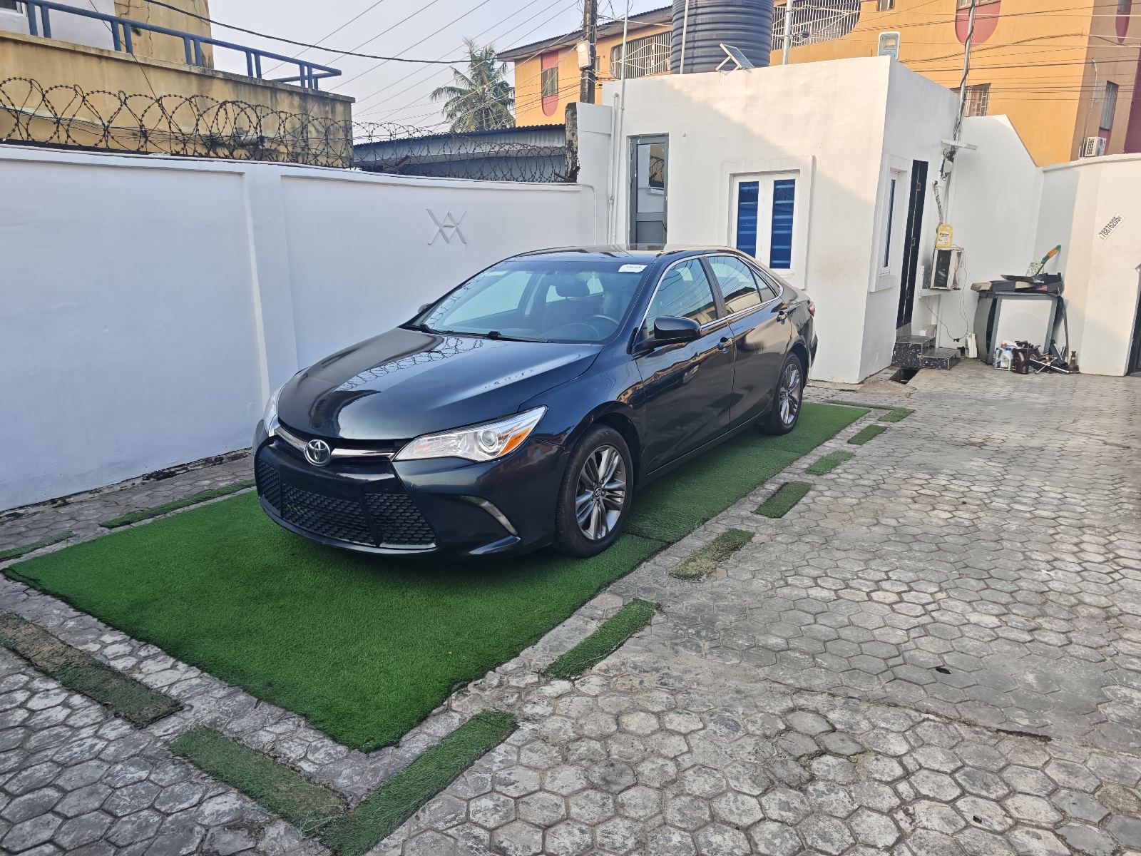 Toyota Camry, Black Sedan with Leather Seats — photo 9
