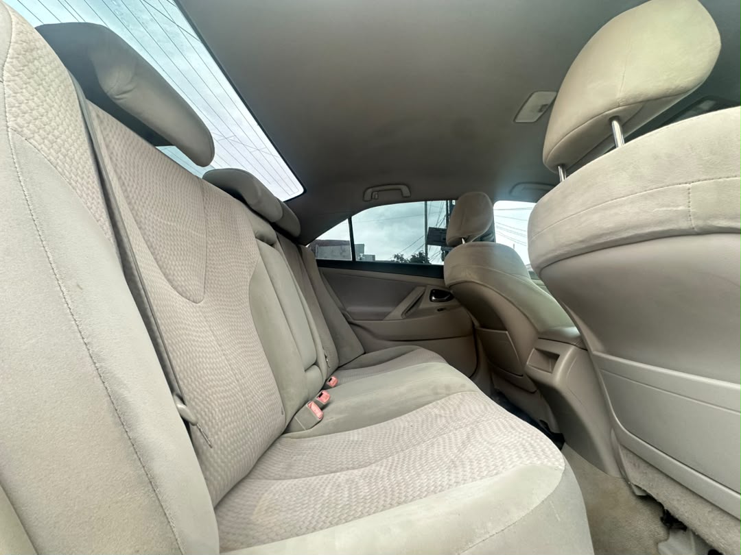 Toyota Camry LE, Dark Grey Sedan — photo 3