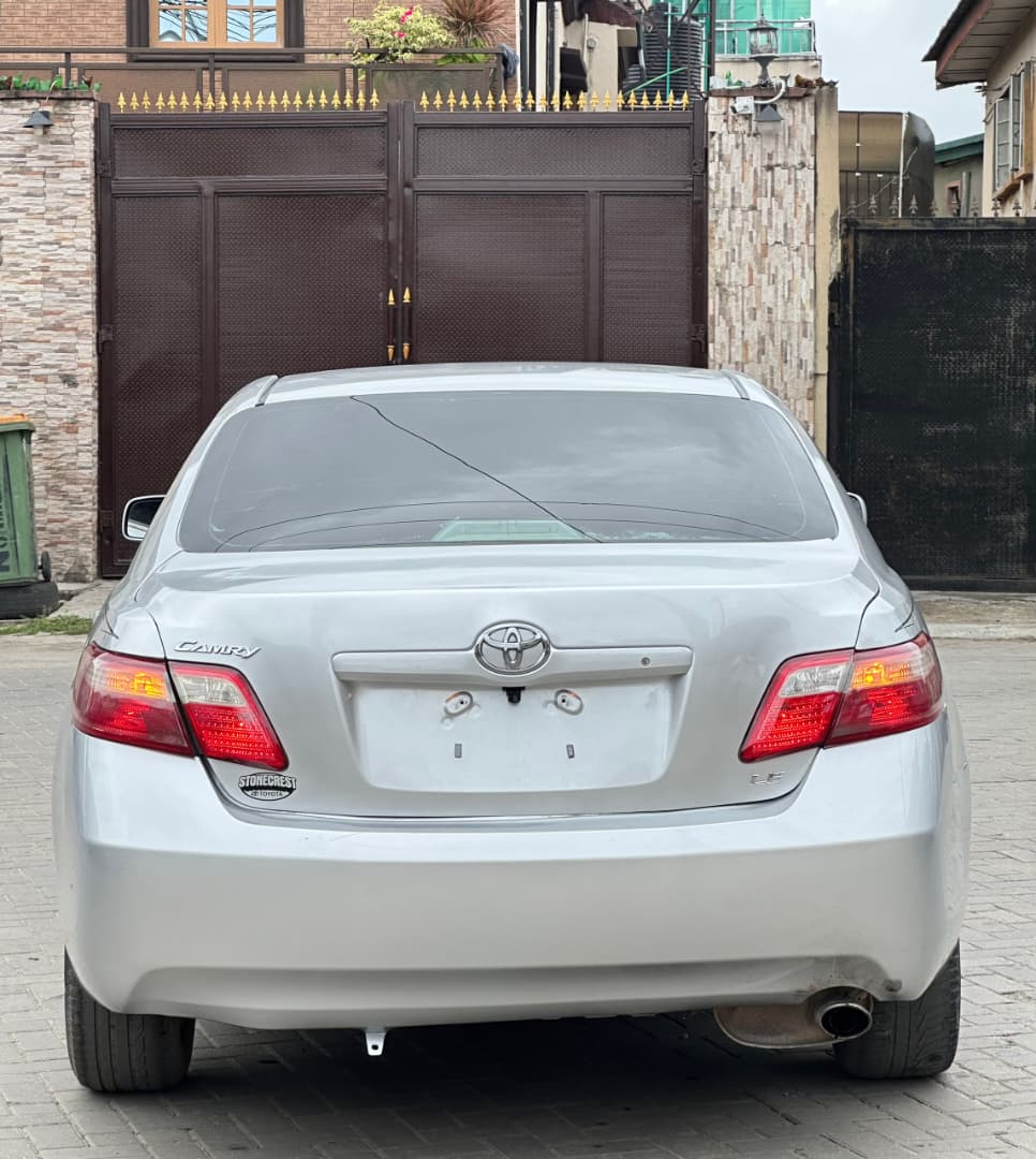 Toyota Camry Silver Sedan registered — photo 4