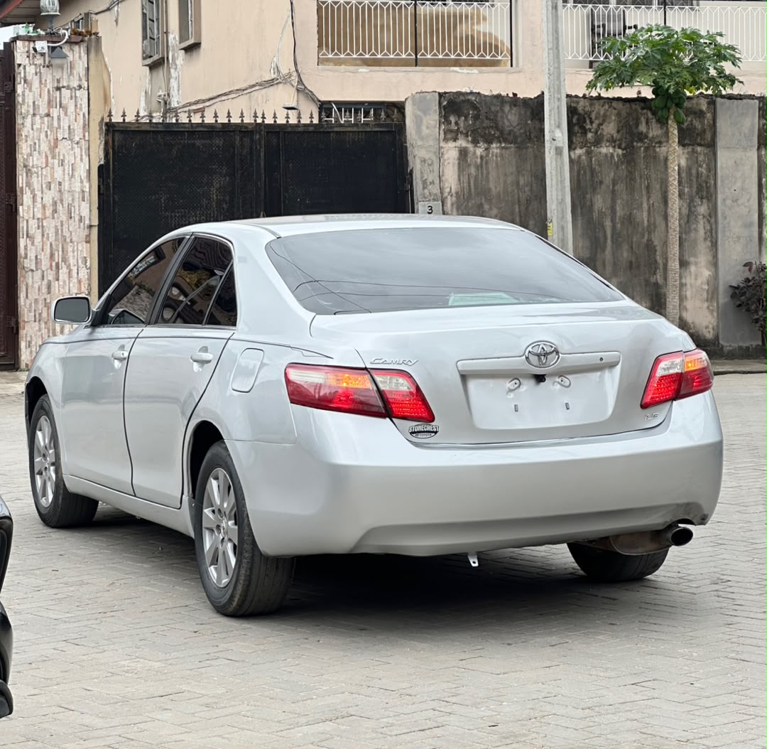 Toyota Camry Silver Sedan registered — photo 5
