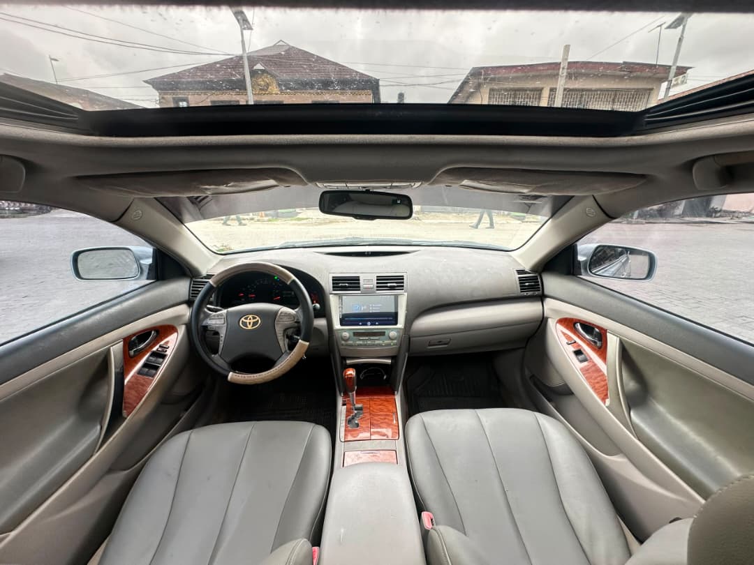 Toyota Camry Silver Sedan registered — photo 9