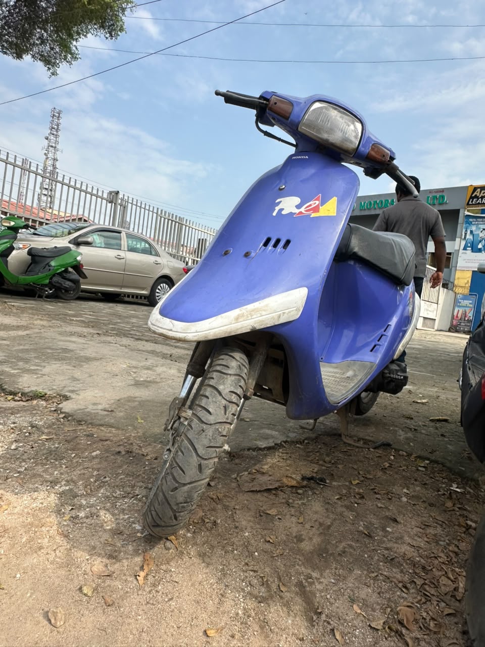 Honda Scooter, Blue with Rear Rack