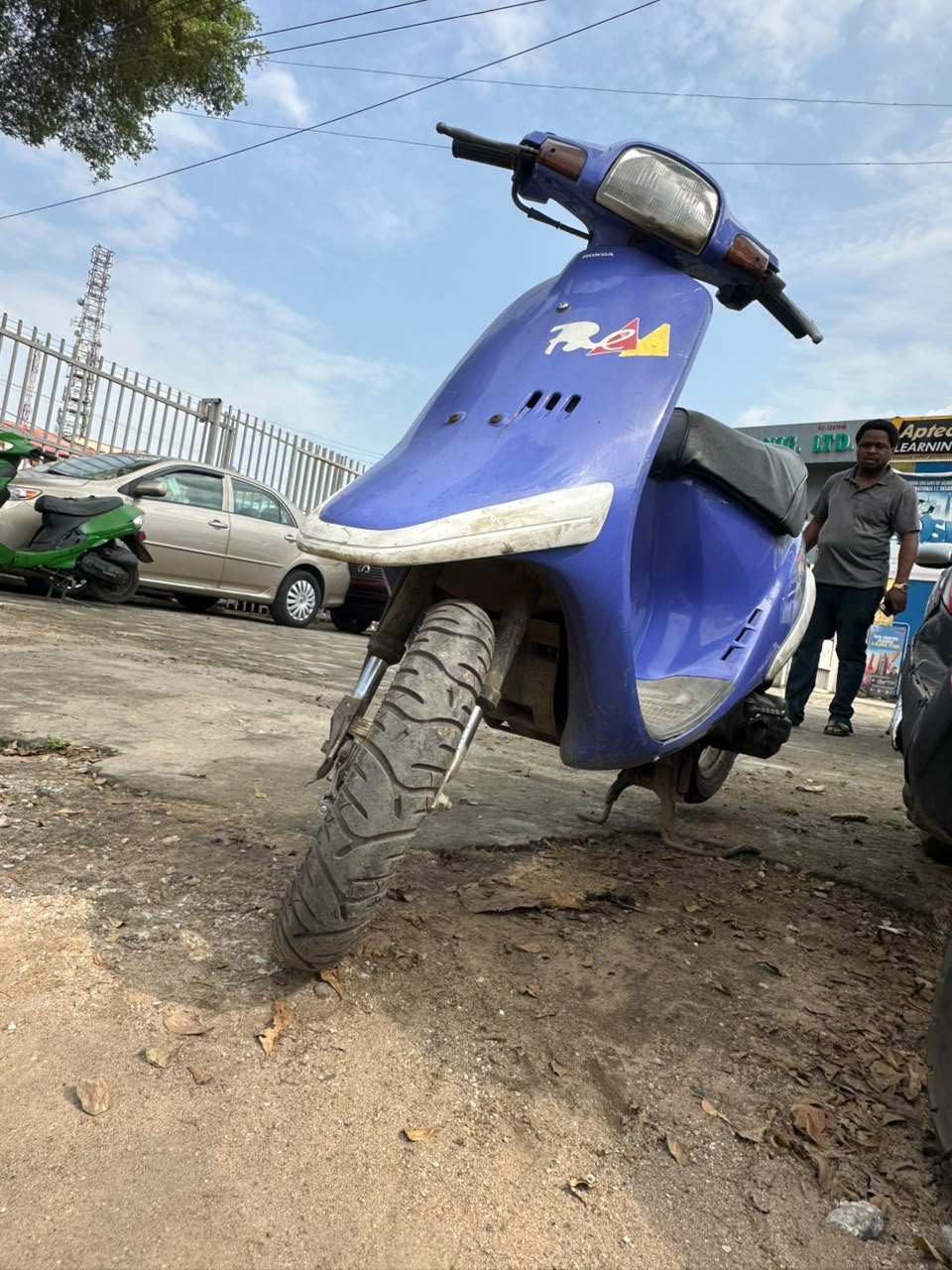 Honda Scooter, Blue with Rear Rack