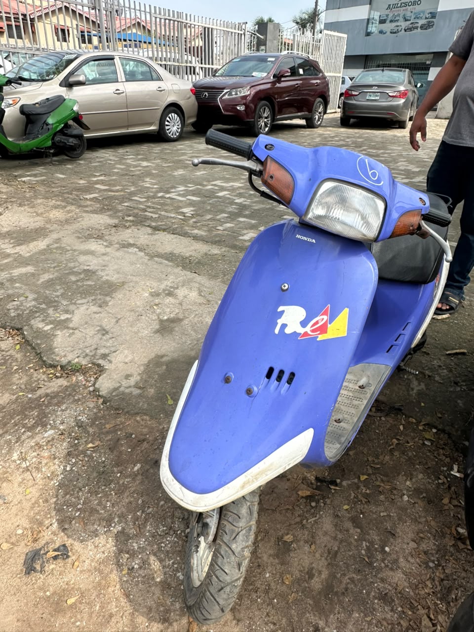 Honda Scooter, Blue with Rear Rack