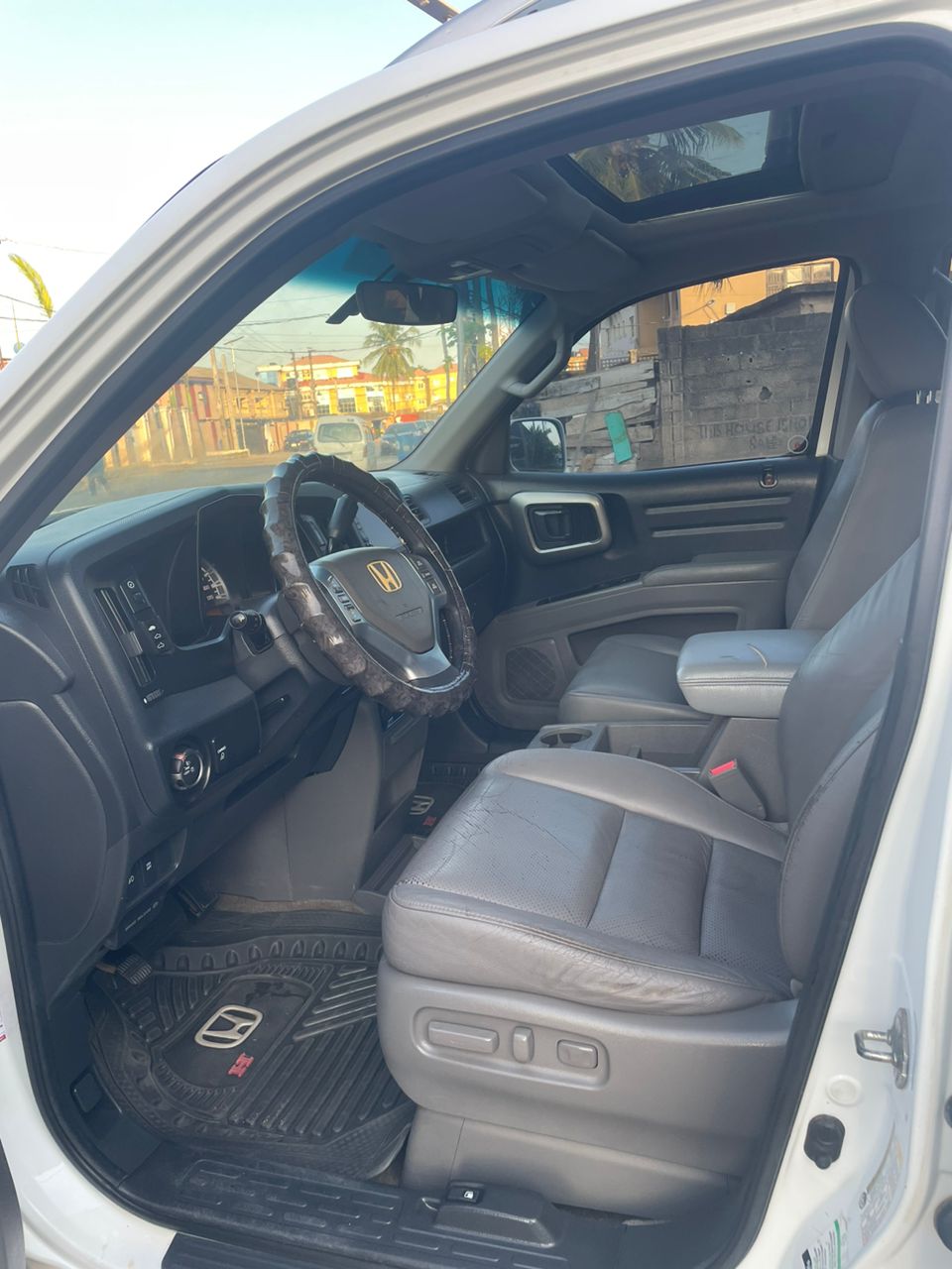 Toks standard 6 months reg Honda Ridgeline 2011 model. Buy and drive ~12.5m~ Now 11M