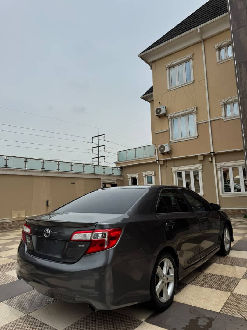 Toyota Camry SE Dark Grey Sedan
