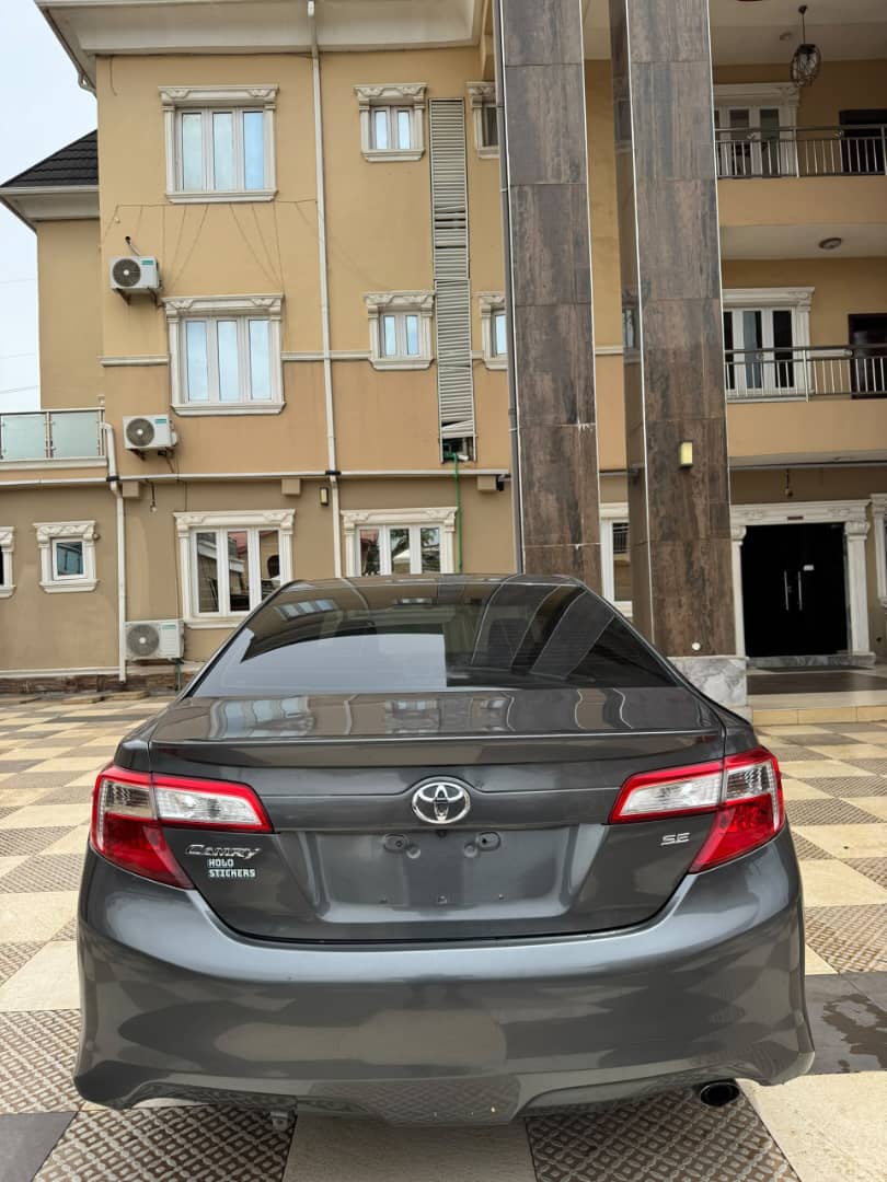 Toyota Camry SE Dark Grey Sedan