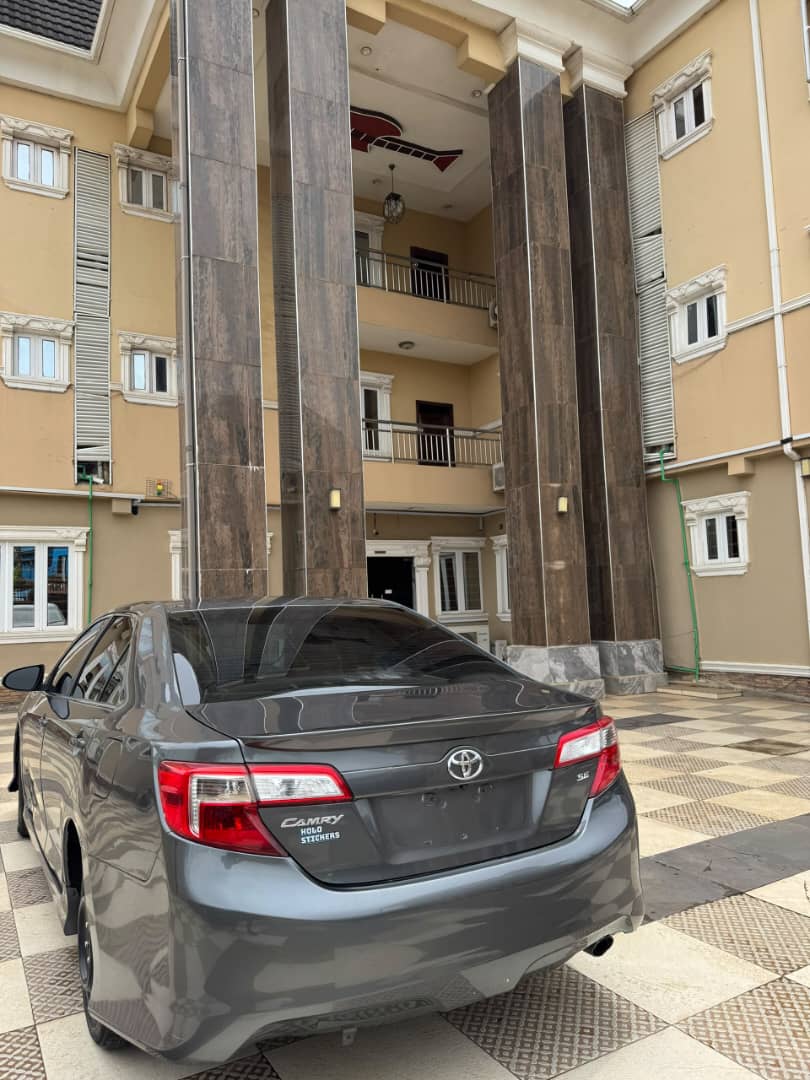 Toyota Camry SE Dark Grey Sedan