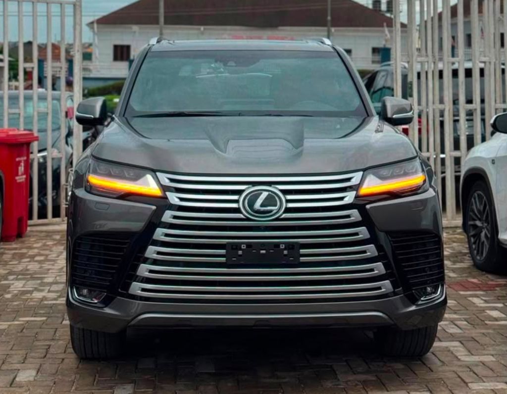 Lexus LX 500, Dark Grey SUV