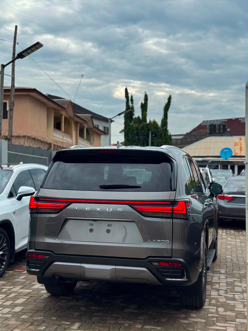 Lexus LX 500, Dark Grey SUV