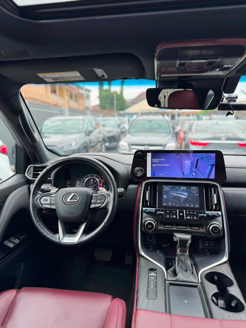 Lexus LX 500, Dark Grey SUV