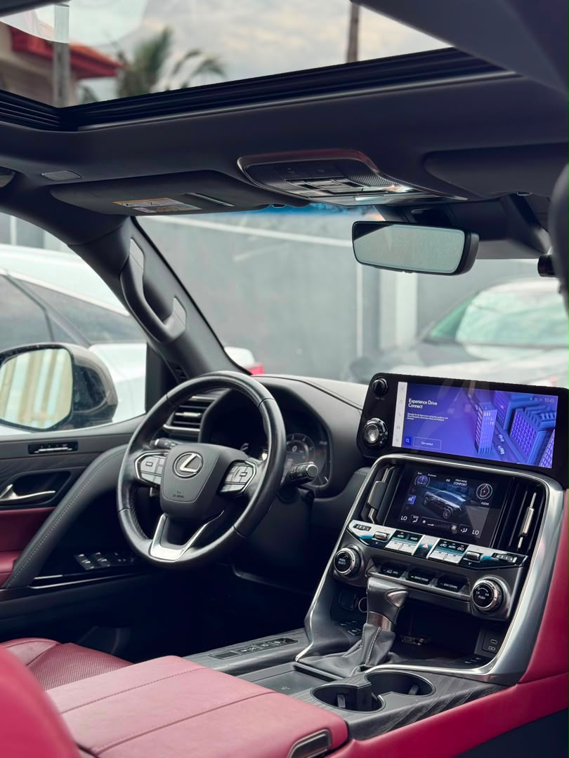 Lexus LX 500, Dark Grey SUV