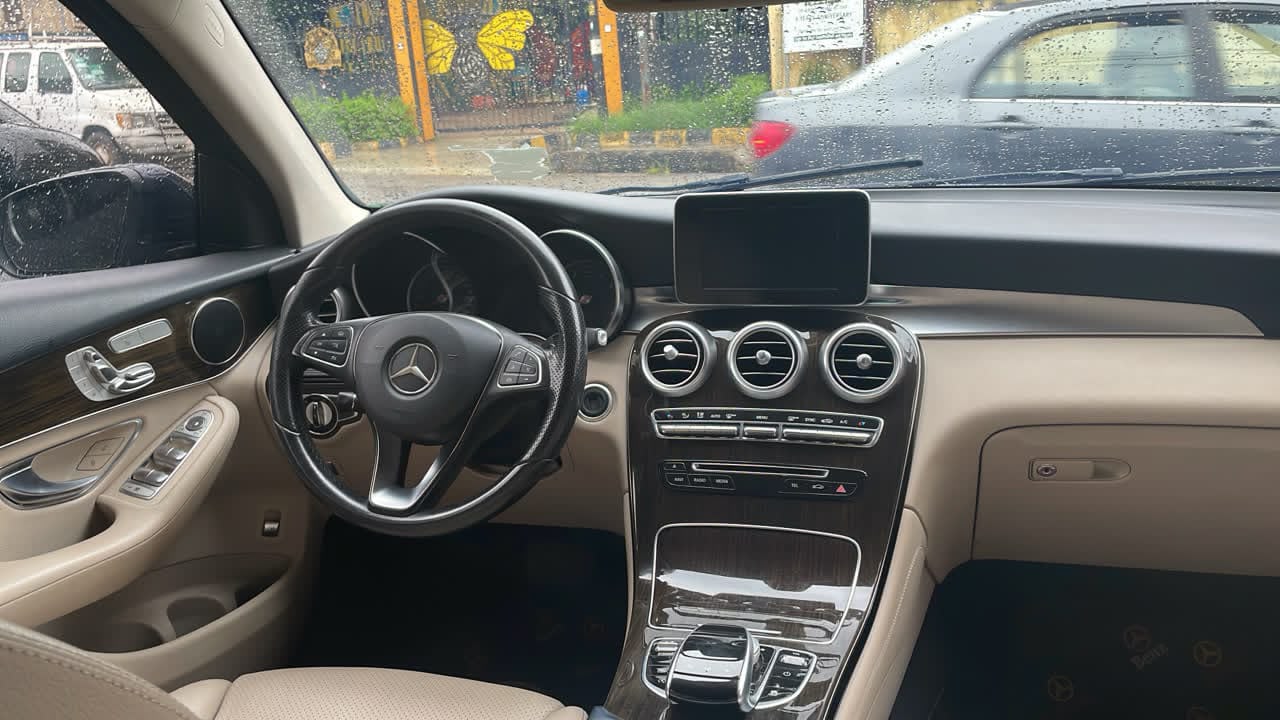 Mercedes-Benz GLC 300 4MATIC Dark Blue SUV — photo 9