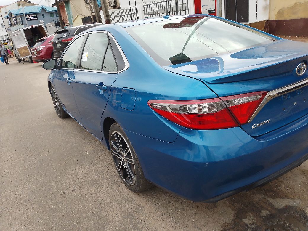 2016 Toyota Camry SE