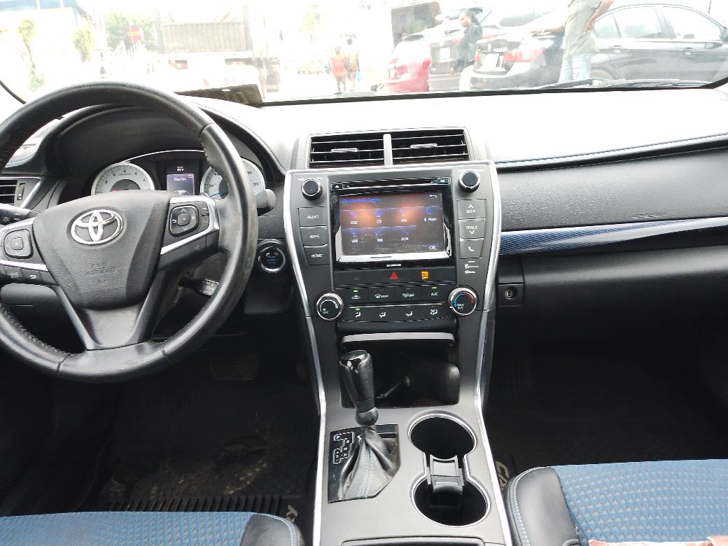 2016 Toyota Camry SE