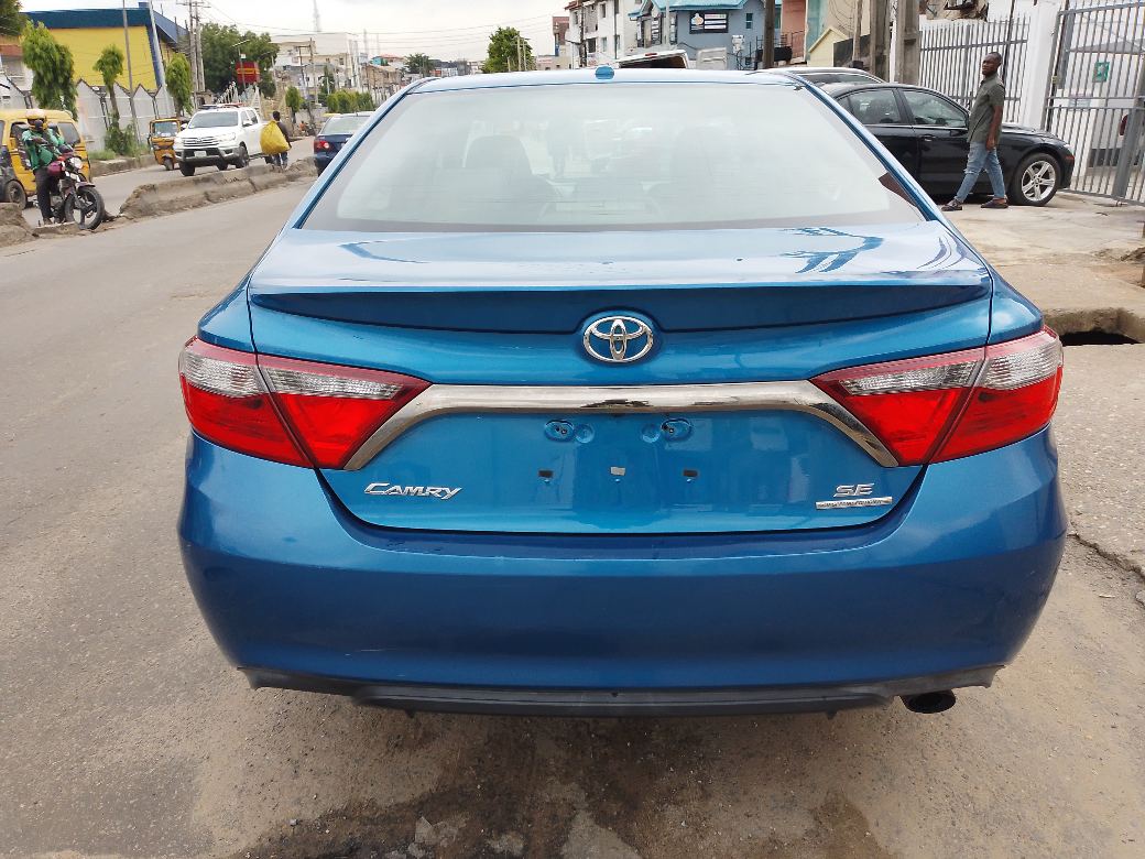 2016 Toyota Camry SE