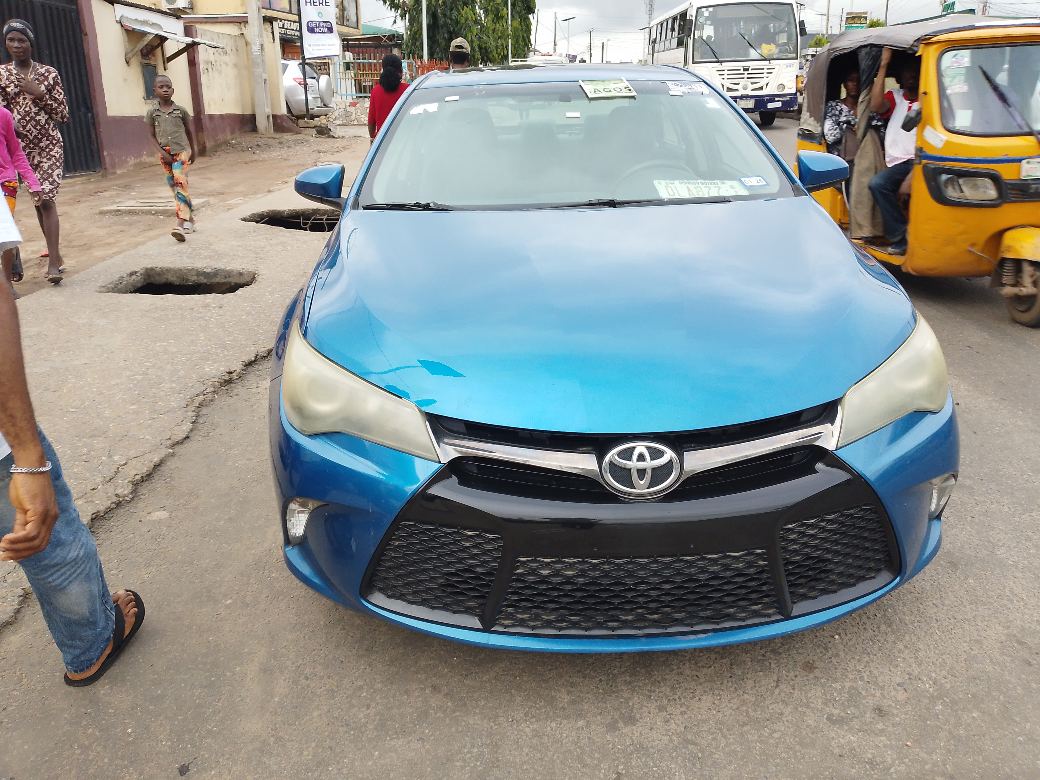 2016 Toyota Camry SE