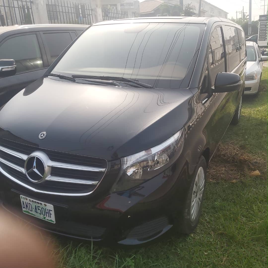 Mercedes-Benz Vito, Black Luxury Van
