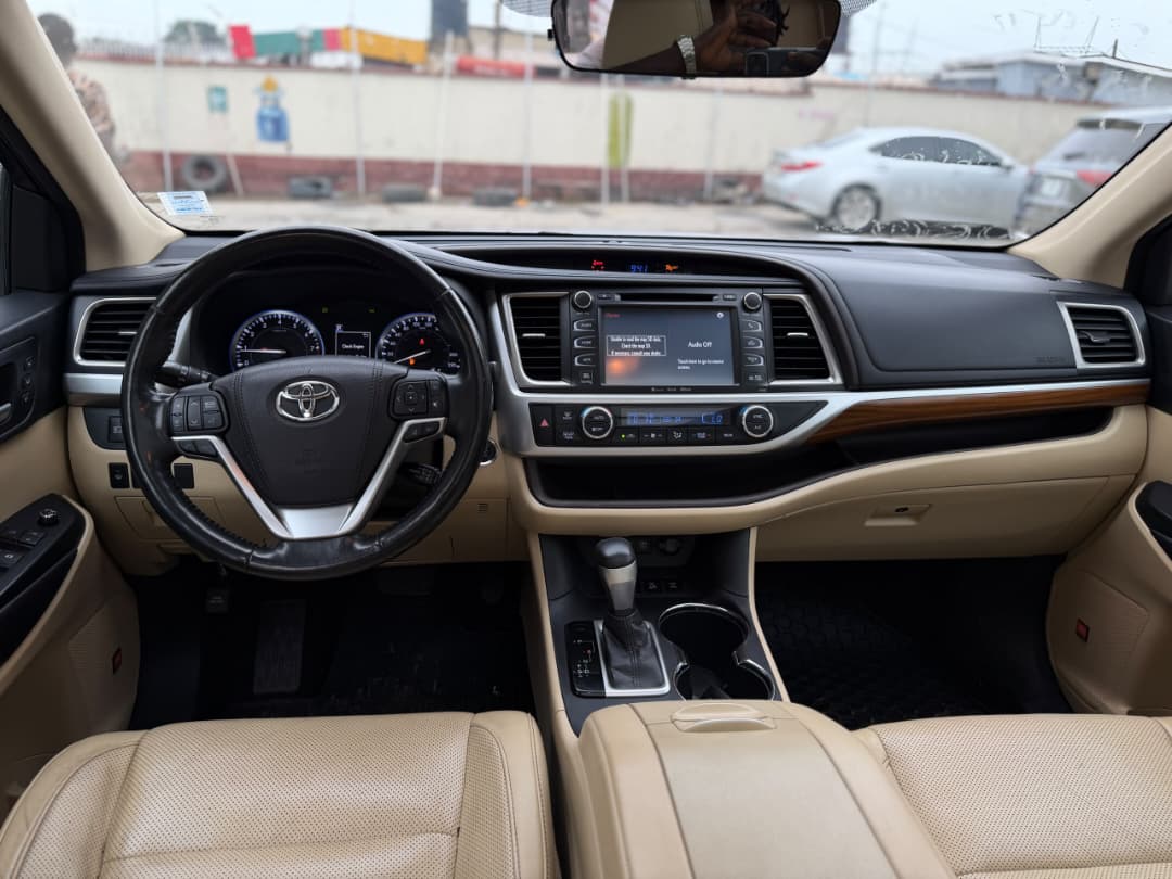 Toyota Highlander SUV, Burgundy