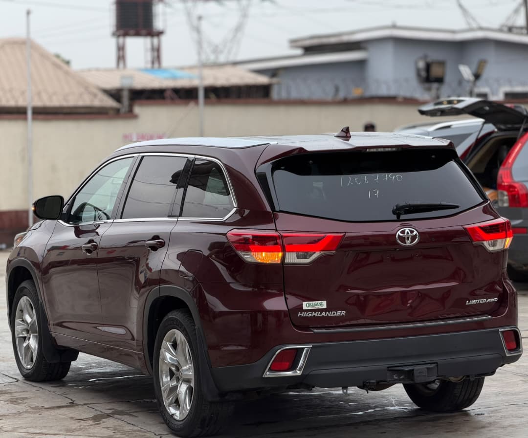 Toyota Highlander SUV, Burgundy