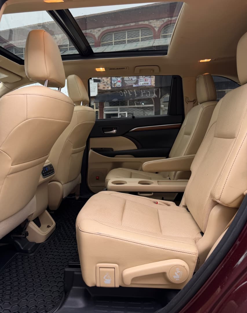 Toyota Highlander SUV, Burgundy