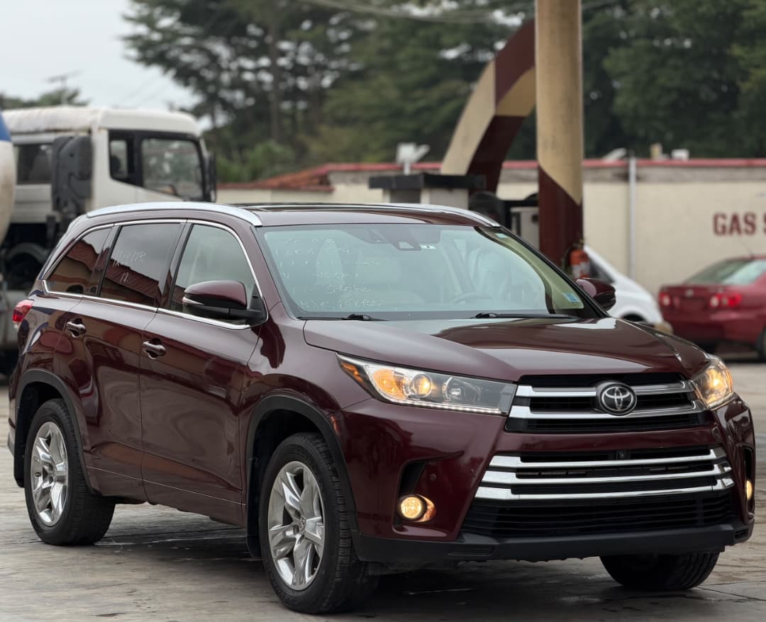Toyota Highlander SUV, Burgundy