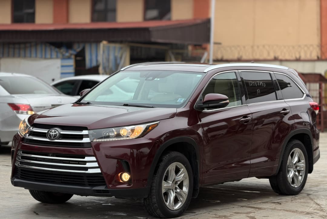 Toyota Highlander SUV, Burgundy