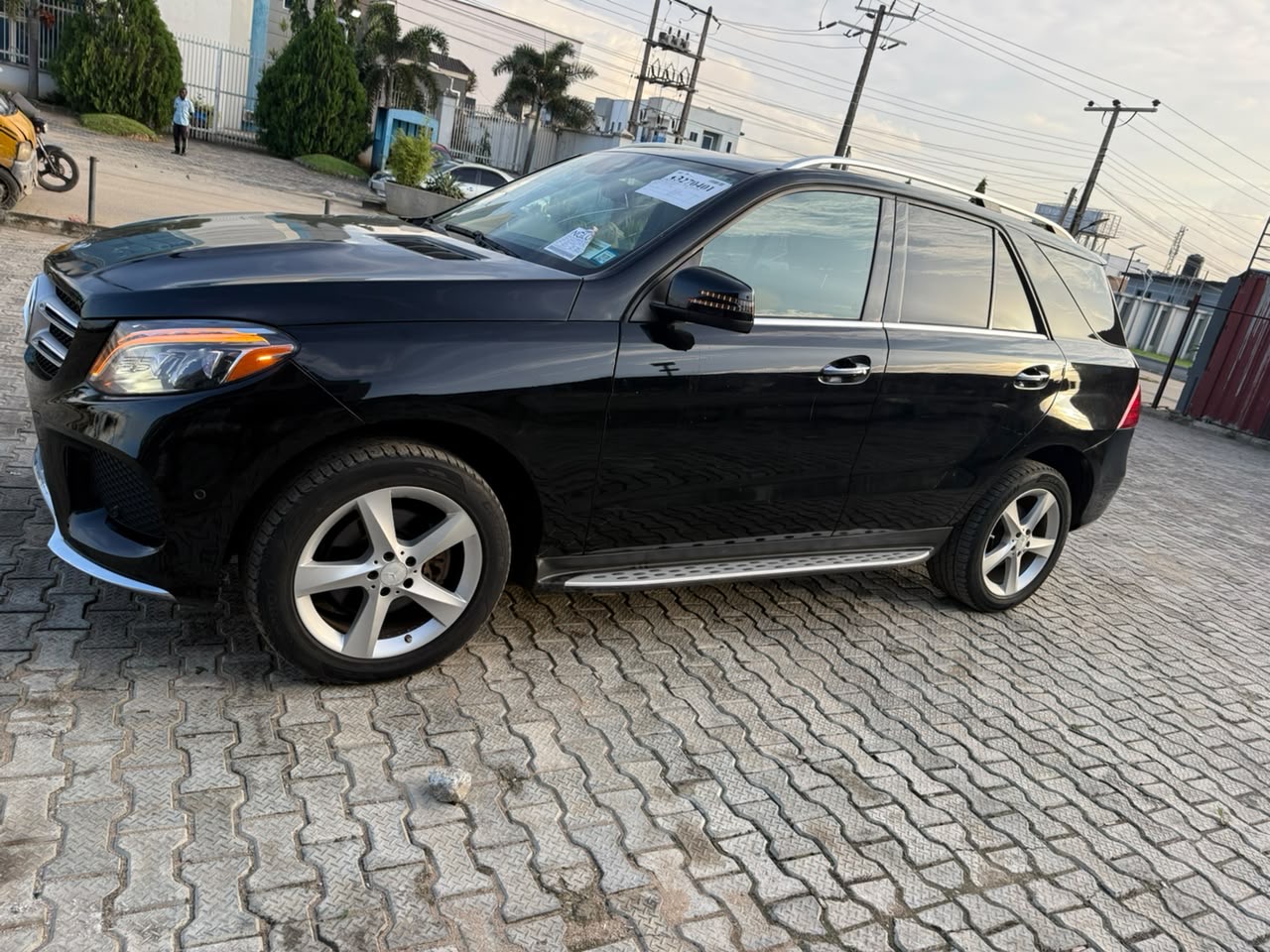 Mercedes-Benz GLE 350 4MATIC Black SUV GLE350