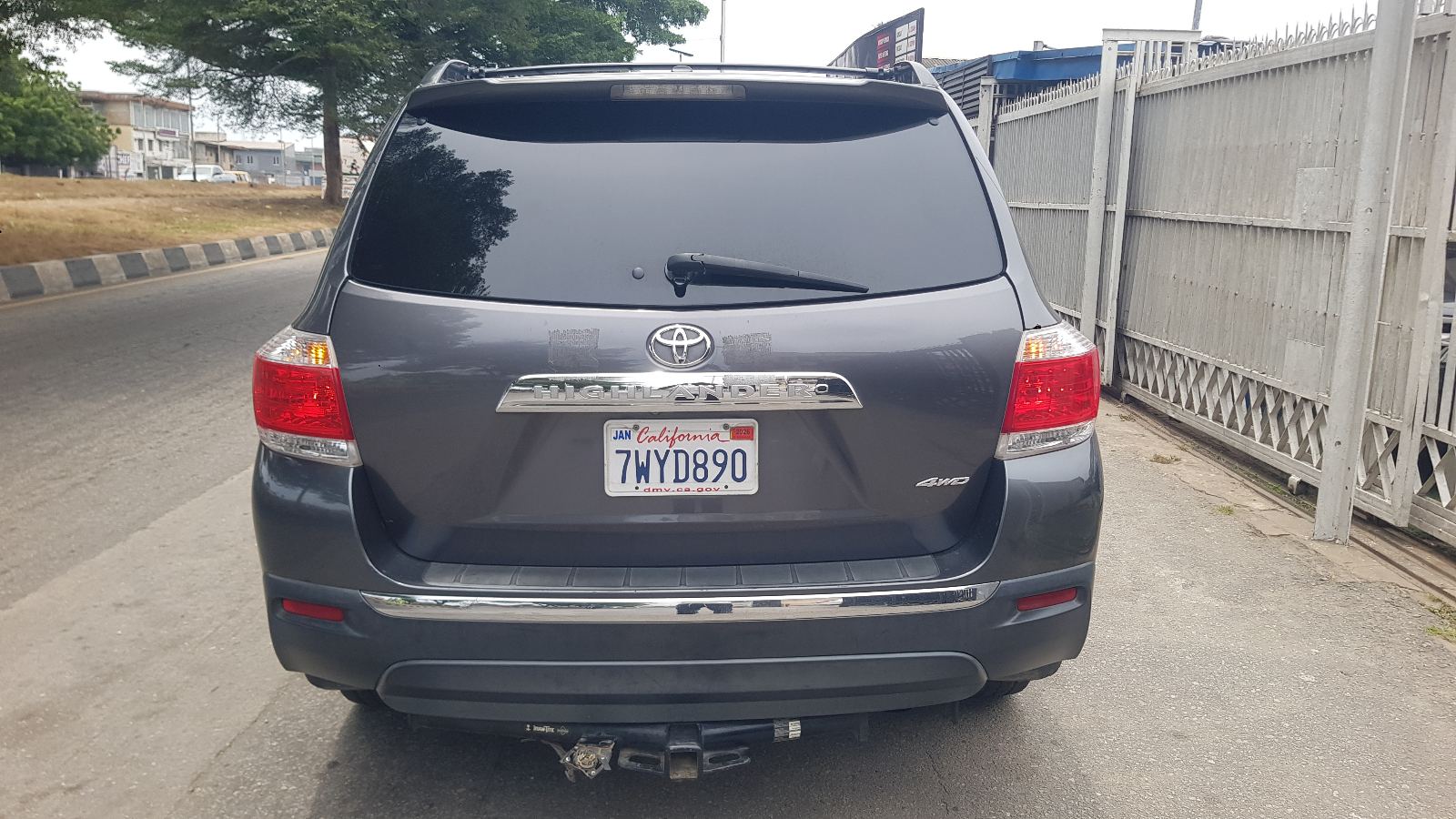 Toyota Highlander 2010 Grey SUV with 4WD