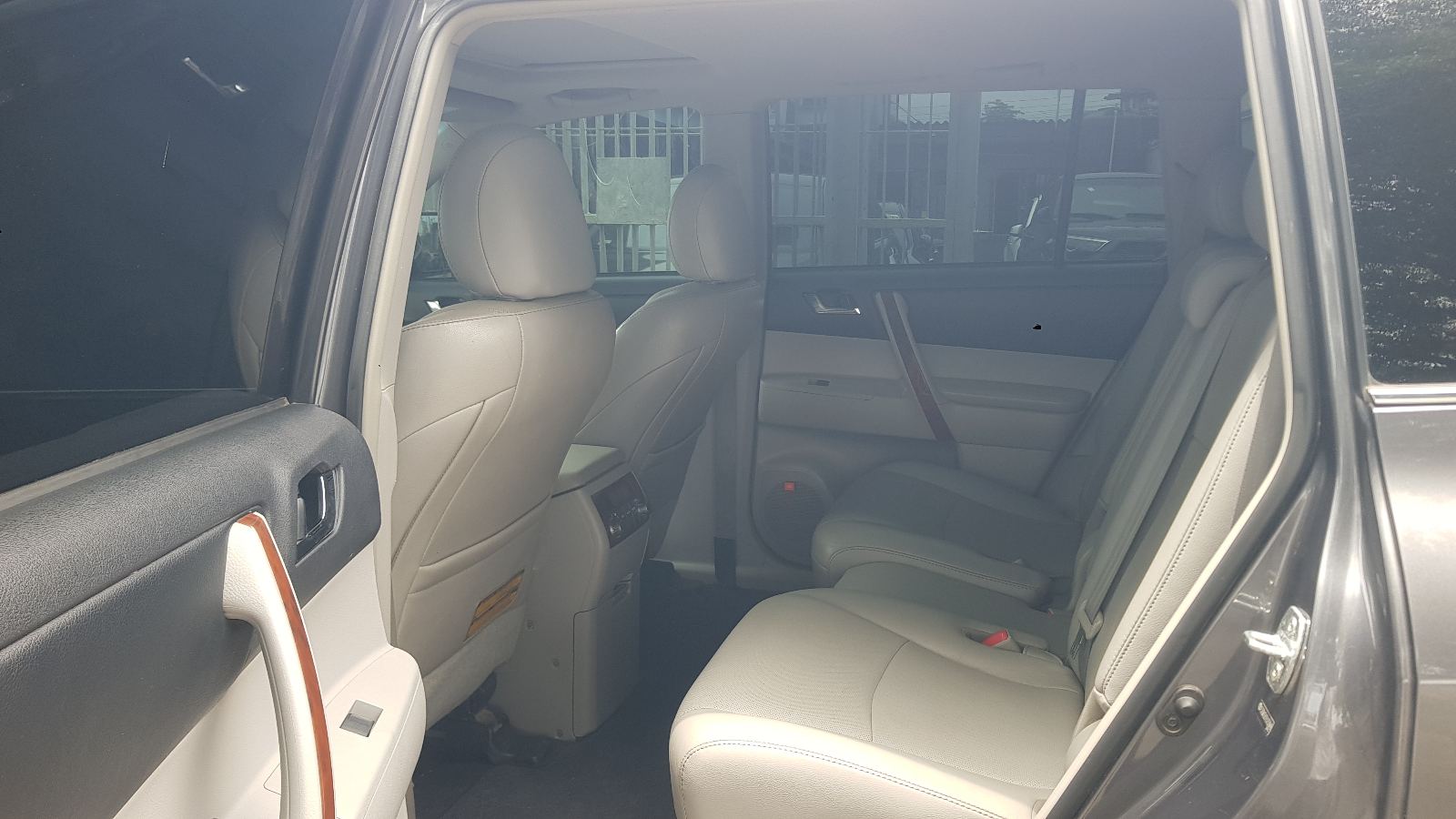 Toyota Highlander 2010 Grey SUV with 4WD
