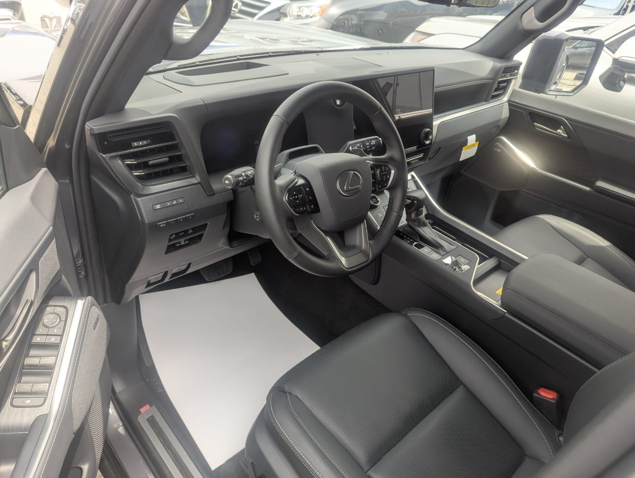 Lexus GX550 SUV, Dark Grey GX 550