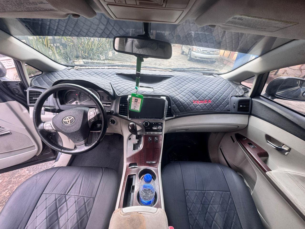 Used 2010 Toyota Venza SUV — photo 9
