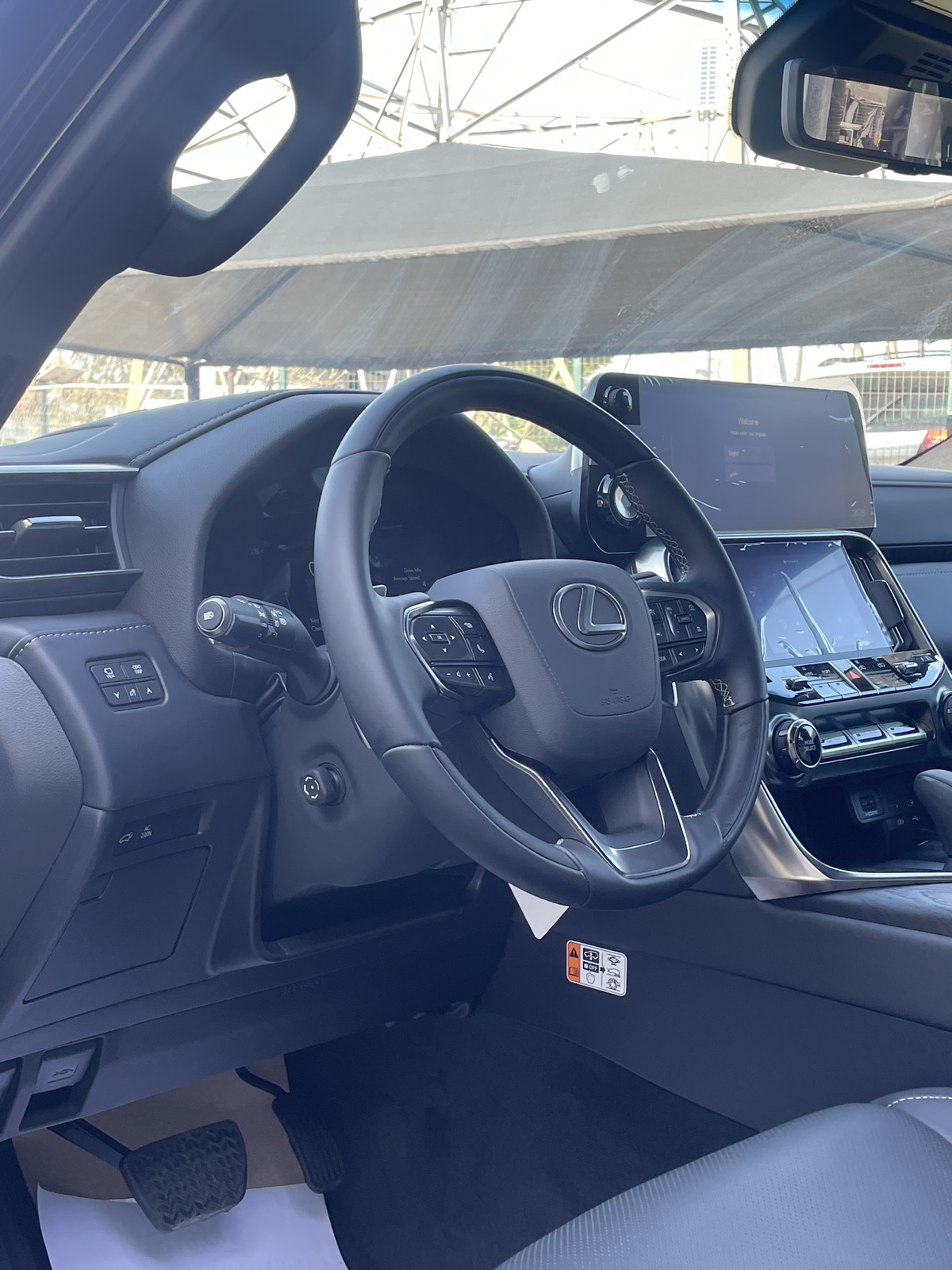 Lexus LX 700h, Silver SUV LX 600