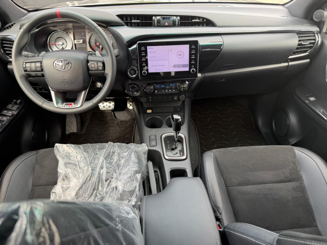 Toyota Hilux GR Sport Black Pickup Truck — photo 8