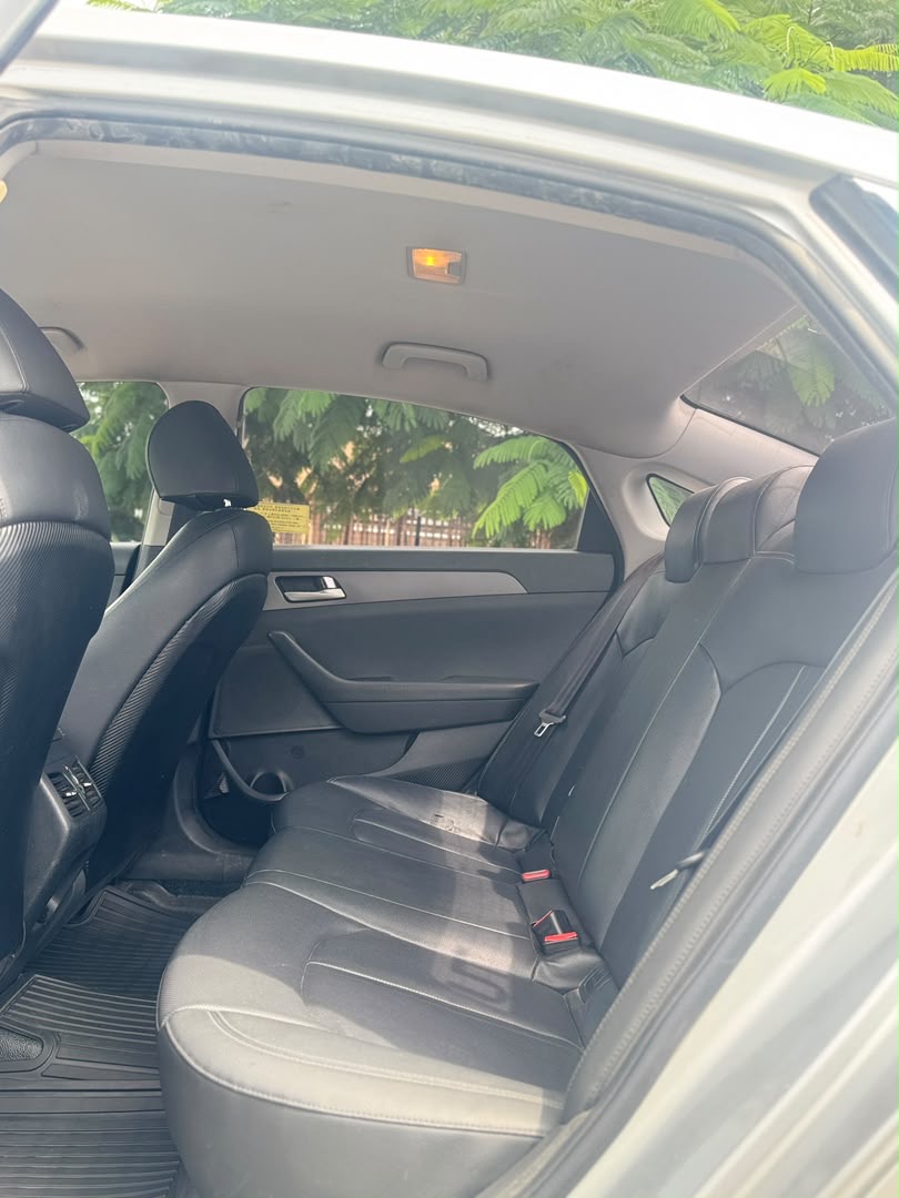Hyundai Sonata Silver Sedan