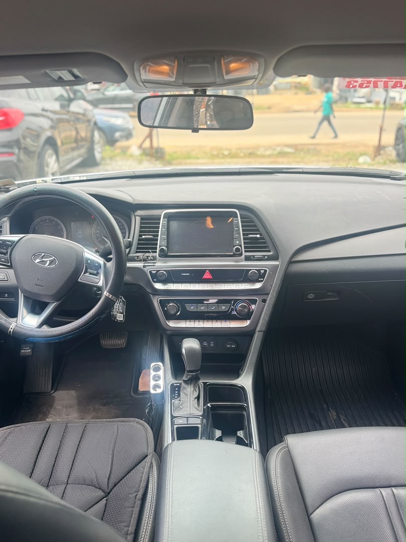 Hyundai Sonata Silver Sedan