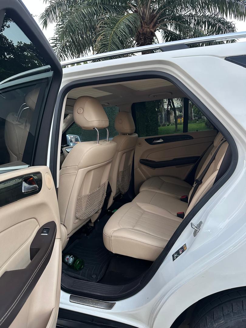 Mercedes-Benz GLE 350 White SUV with Sunroof GLE350