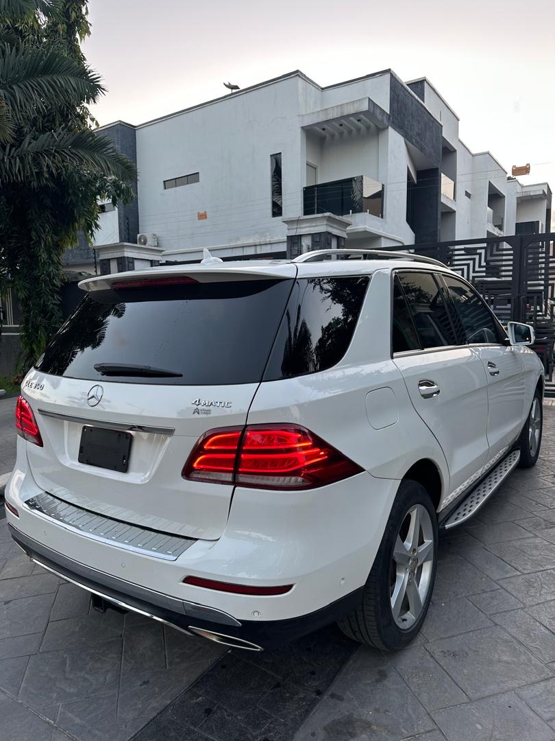 Mercedes-Benz GLE 350 White SUV with Sunroof GLE350