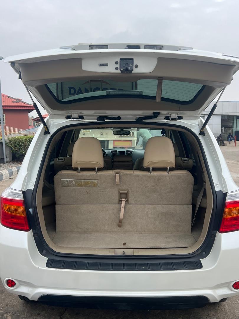2010 Toyota Highlander V6 White SUV for Sale