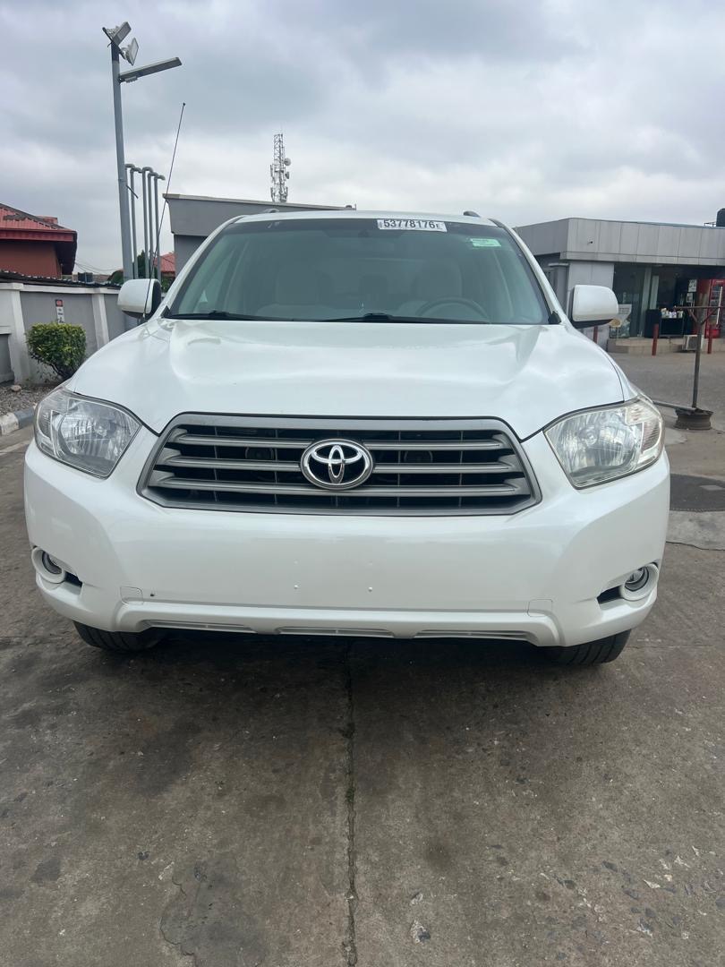 2010 Toyota Highlander V6 White SUV for Sale