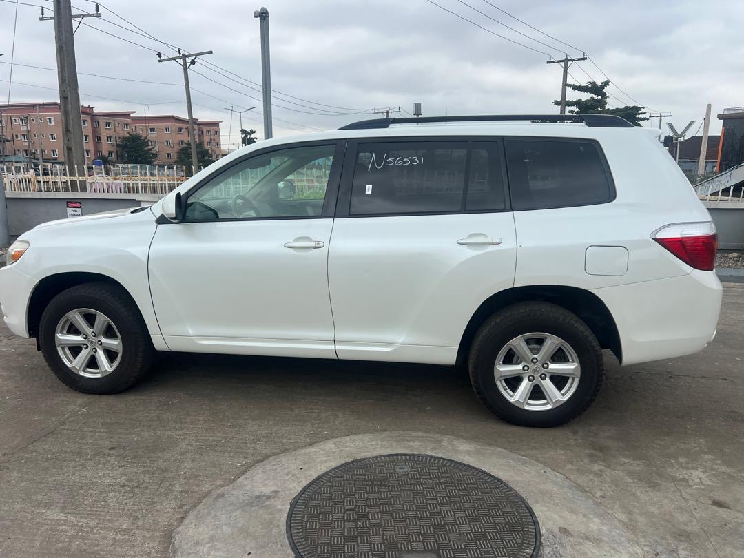 2010 Toyota Highlander V6 White SUV for Sale